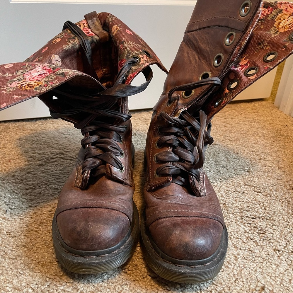 Brown Floral Doc Marten’s women’s size 7